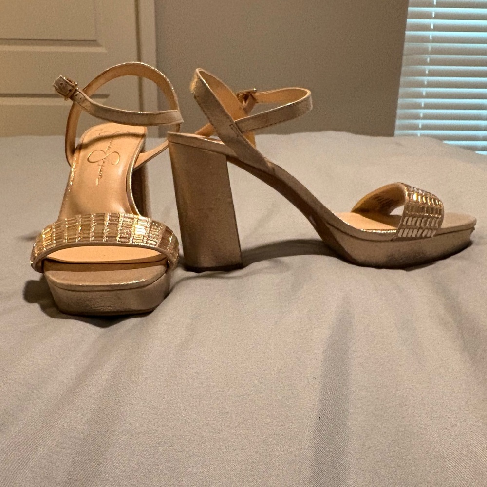 Jessica Simpson Gold Women's Heels - Picture 2 of 3
